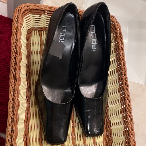 Moda Spana Heels, Black Leather, Size 8.5M